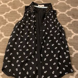 Black flowy skull shirt